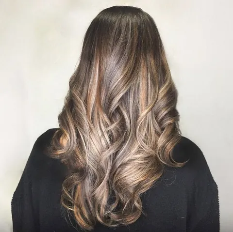 Brunette balayage with soft waves
